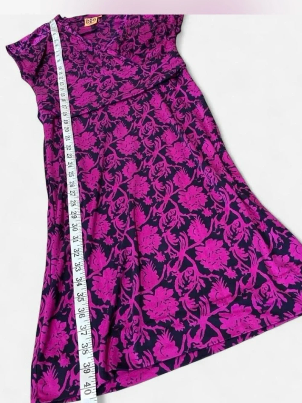 Tory Burch figure skimming